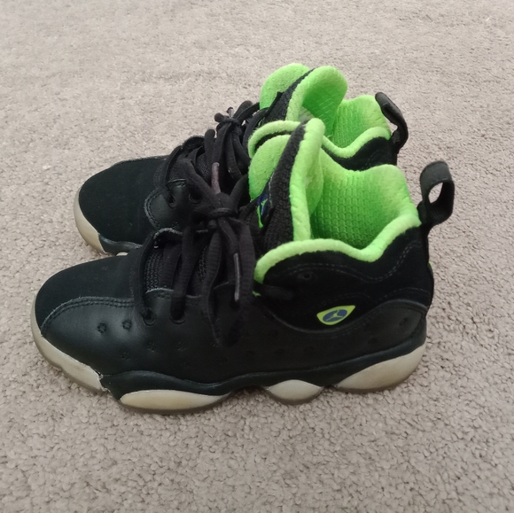 KID'S JORDAN JUMPMAN TEAM 11 PREM Size 12C - Picture 2 of 6